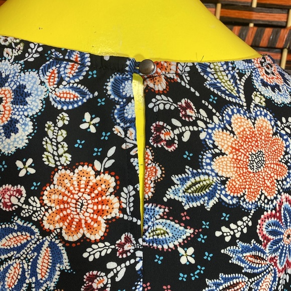 Sami & Jo floral print blouse size Medium - Picture 7 of 8
